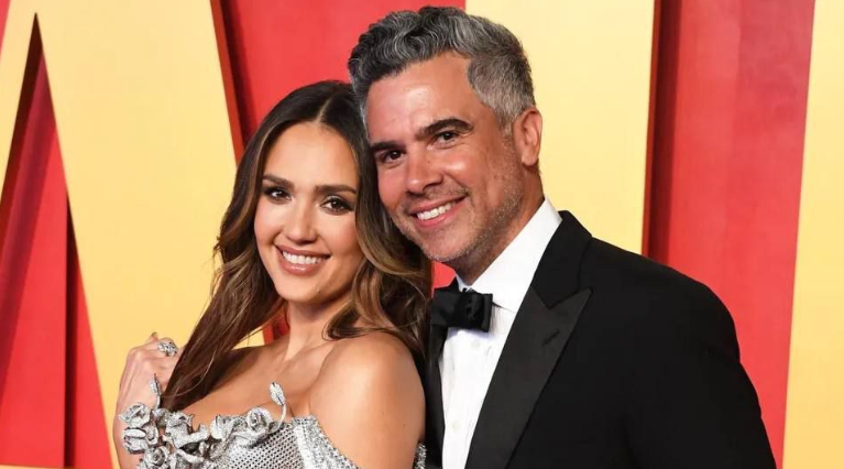 Jessica Alba Announces Divorce from Cash Warren