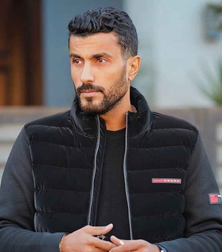 Mohamed Sami Hosts Stars