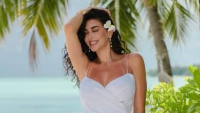 Yasmine Sabri Supports Mohamed Khamis Publicly